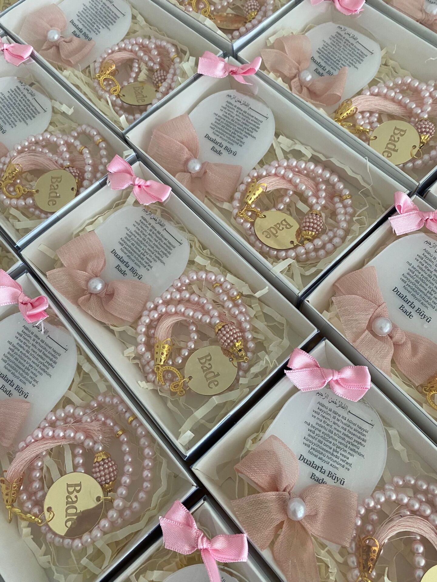 Dualı Kutulu Fiyonklu Magnet Tesbih Hediyeliği